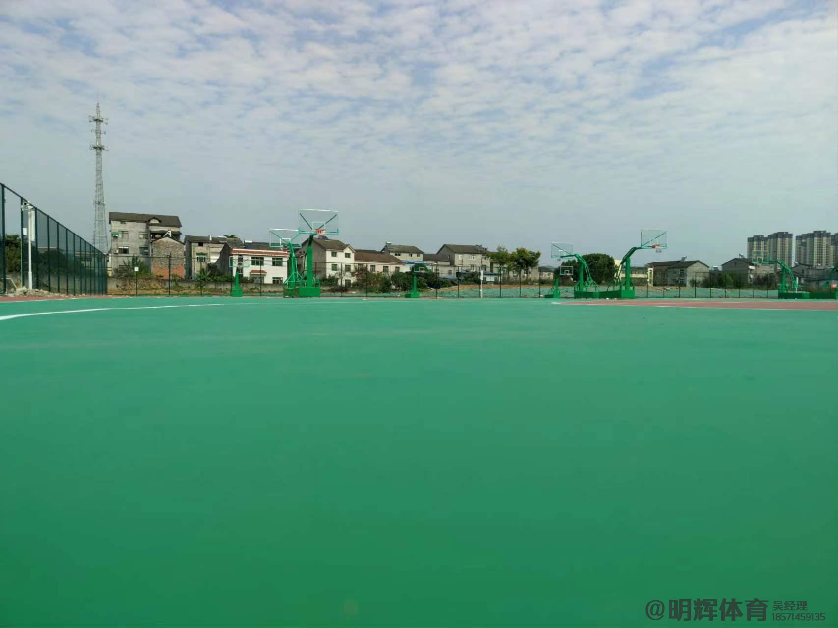 资讯硬地丙烯酸球场的优缺点